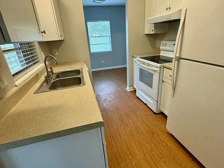 21804 Marlin Ave — Photo 38