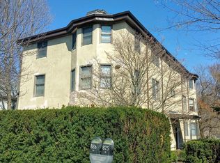 206 Sumner St APT 5, Newton, MA 02459