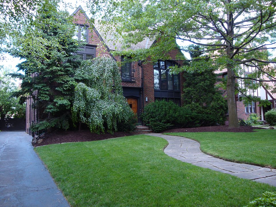 1st image of 2879 Ludlow Rd #4
