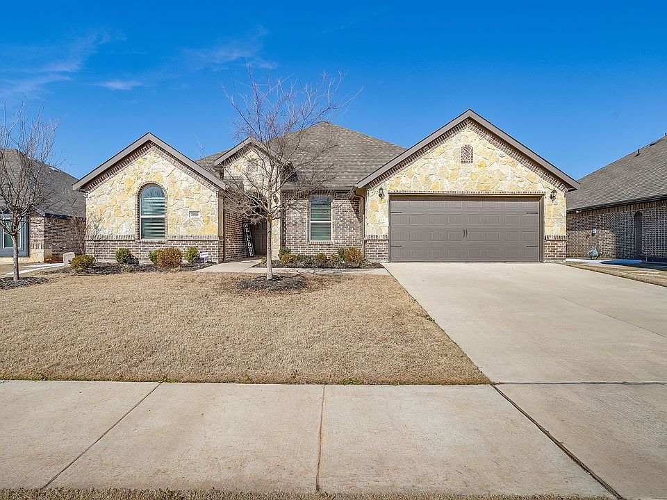 1st image of 1005 Thicket Dr