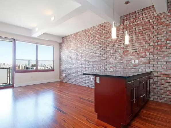 240 Meeker Avenue image 1 of 8