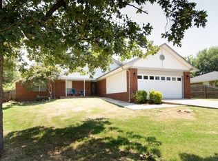 8 Royale Cir, Van Buren, AR 72956