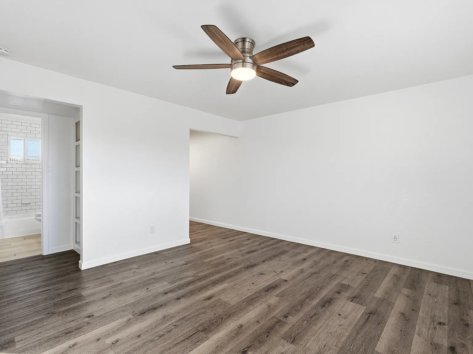 1320 North 48th Place - 2 — Photo 3