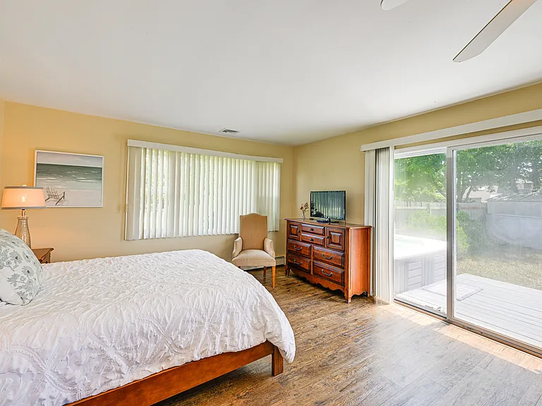 25 Seatuck Ln — Photo 13