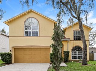 2325 Kenwick Dr, Valrico, FL 33596