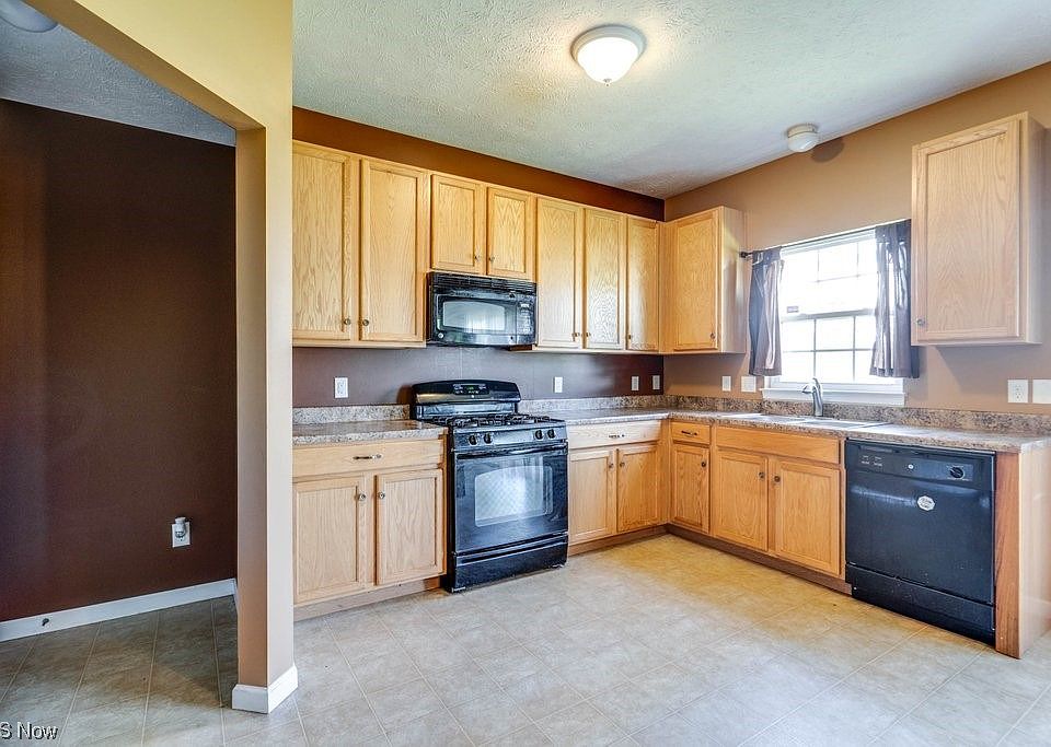 558 Sparrow Way, Wadsworth, OH 44281 Zillow