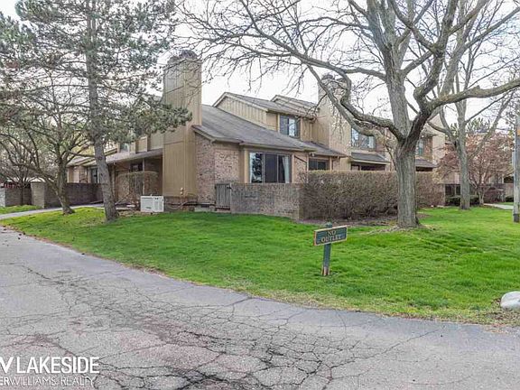 2nd image of 1652 S Hill Cir #1