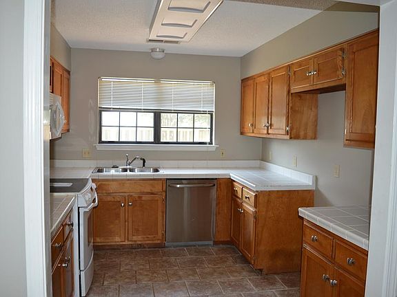 5th image of 312 Southwind Dr