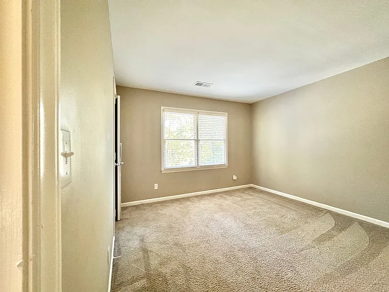 2015 Warwickshire Dr — Photo 21