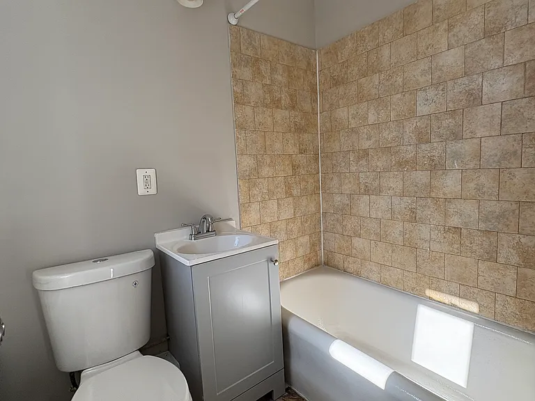 50 Johnson St #123 — Photo 9