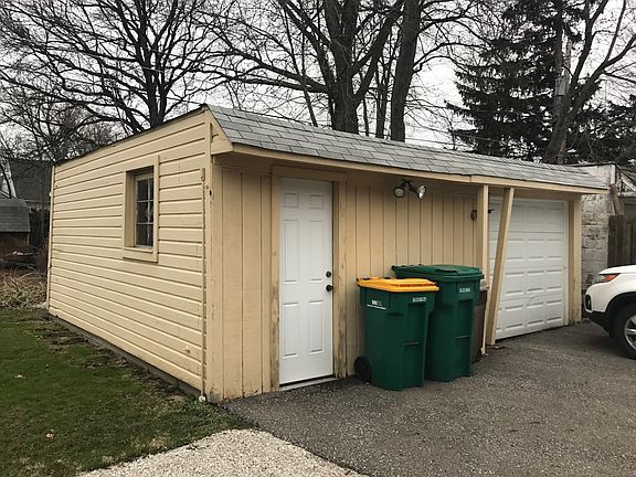 Can convert to 2 car garage