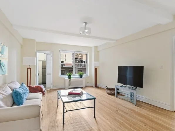 400 East 52nd Street image 1 of 9