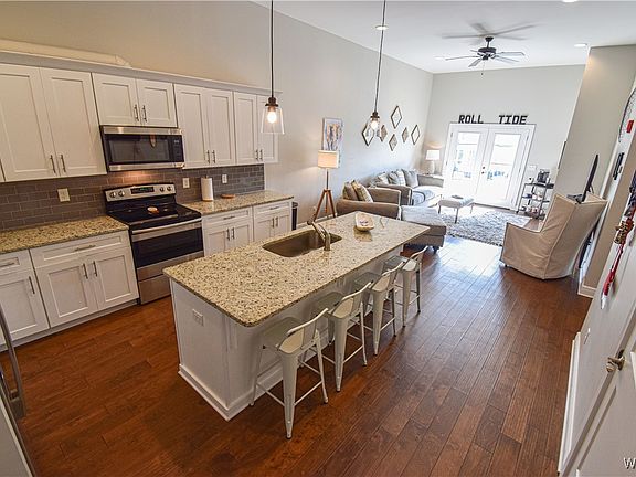 2nd image of 2708 7th St Unit 204