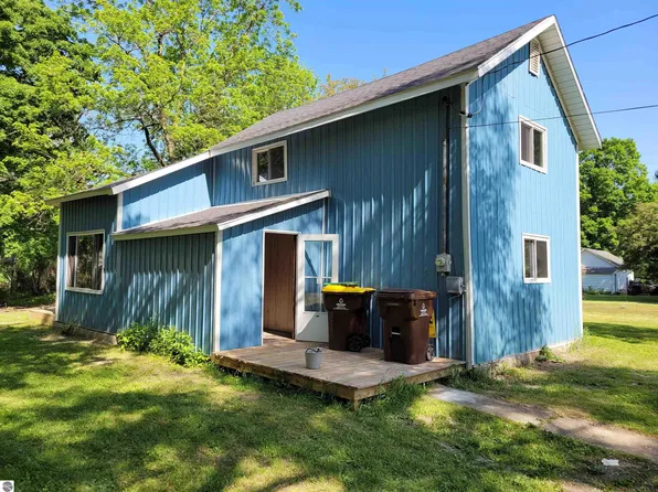 1020 Bostwick St, Alma, MI 48801