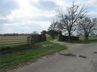 2910 Fox Ln, Lockhart, TX 78644