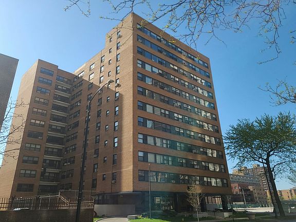 3rd image of 6118 N Sheridan Rd APT 905