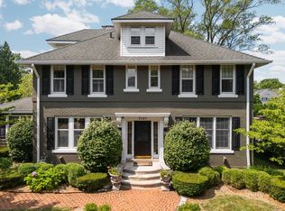 1021 Kensington Ave, Grosse Pointe Park, MI 48230