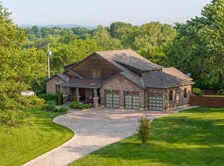 17492 Evans Rd, Tonganoxie, KS 66086