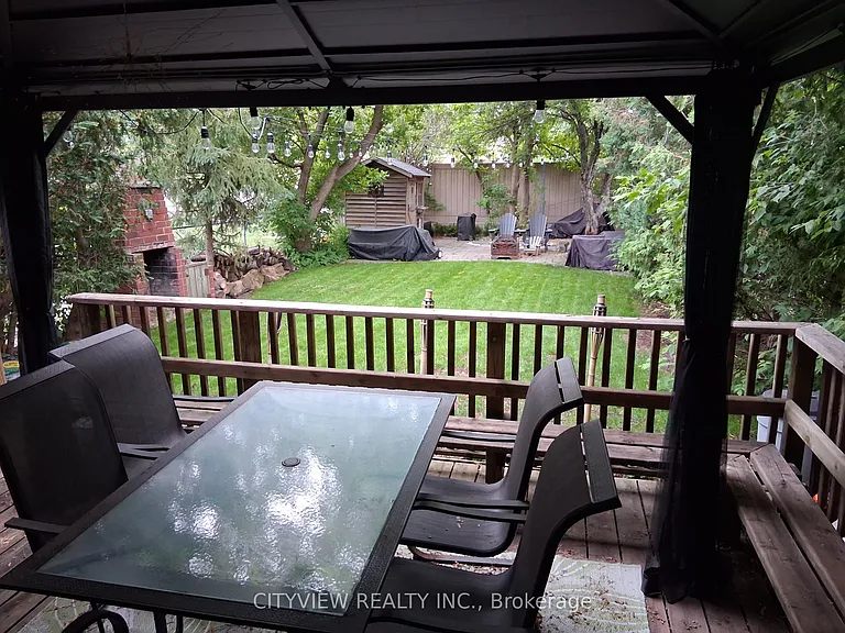 7025 Hickling Cres — Photo 16