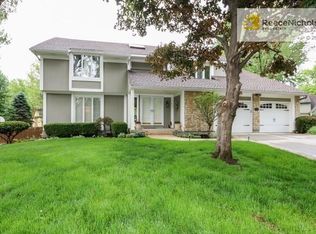 8025 W 114th Ter, Overland Park, KS 66210