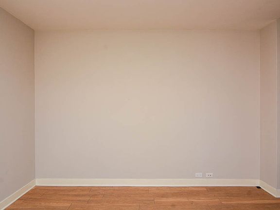 5th image of 511 W Belmont Ave #D54