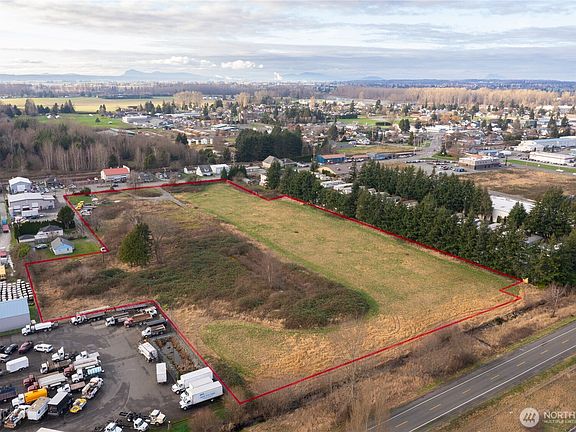 4th image of 2318 Old HW 99 South