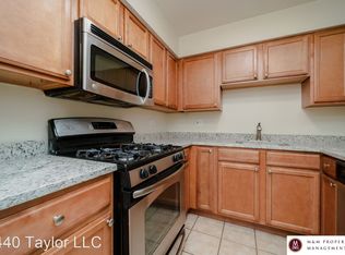 1440 W Taylor St #3A, Chicago, IL 60607
