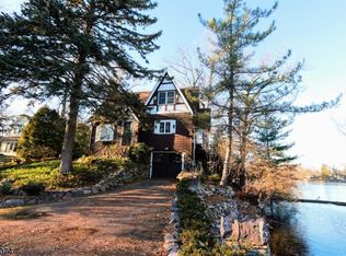 3 Ridgewood Pkwy, Denville, NJ 07834