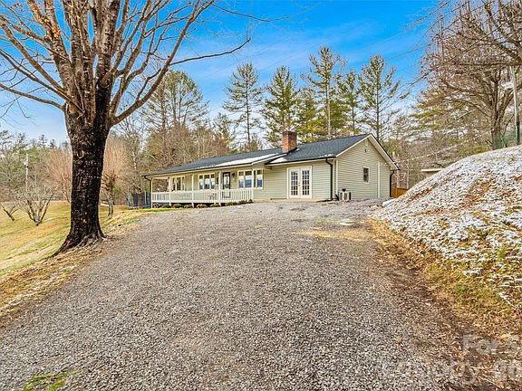 2nd image of 101 Hunters Ridge Rd