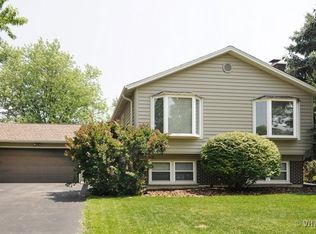 2915 N Highland Ave, Arlington Heights, IL 60004