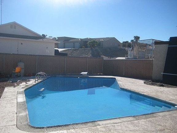 2nd image of 758 Lakeland Dr