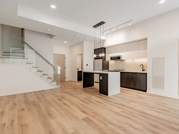 5 York Rd #Townhouse 102, Toronto, ON M2L 1H4