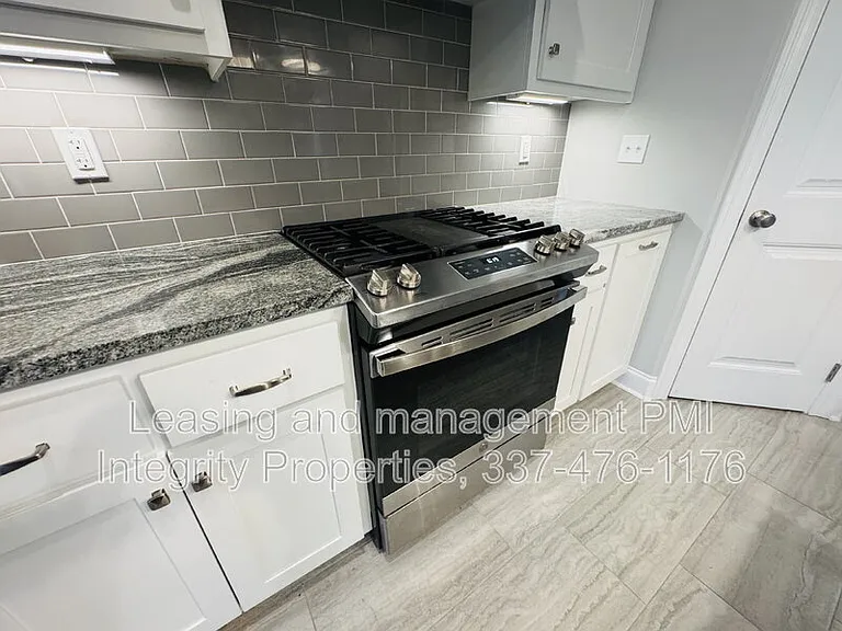 113 Oak Village Dr — Photo 9
