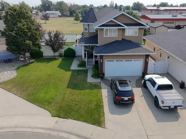 6107 W Park Pl, Taber, AB T1G 1E9