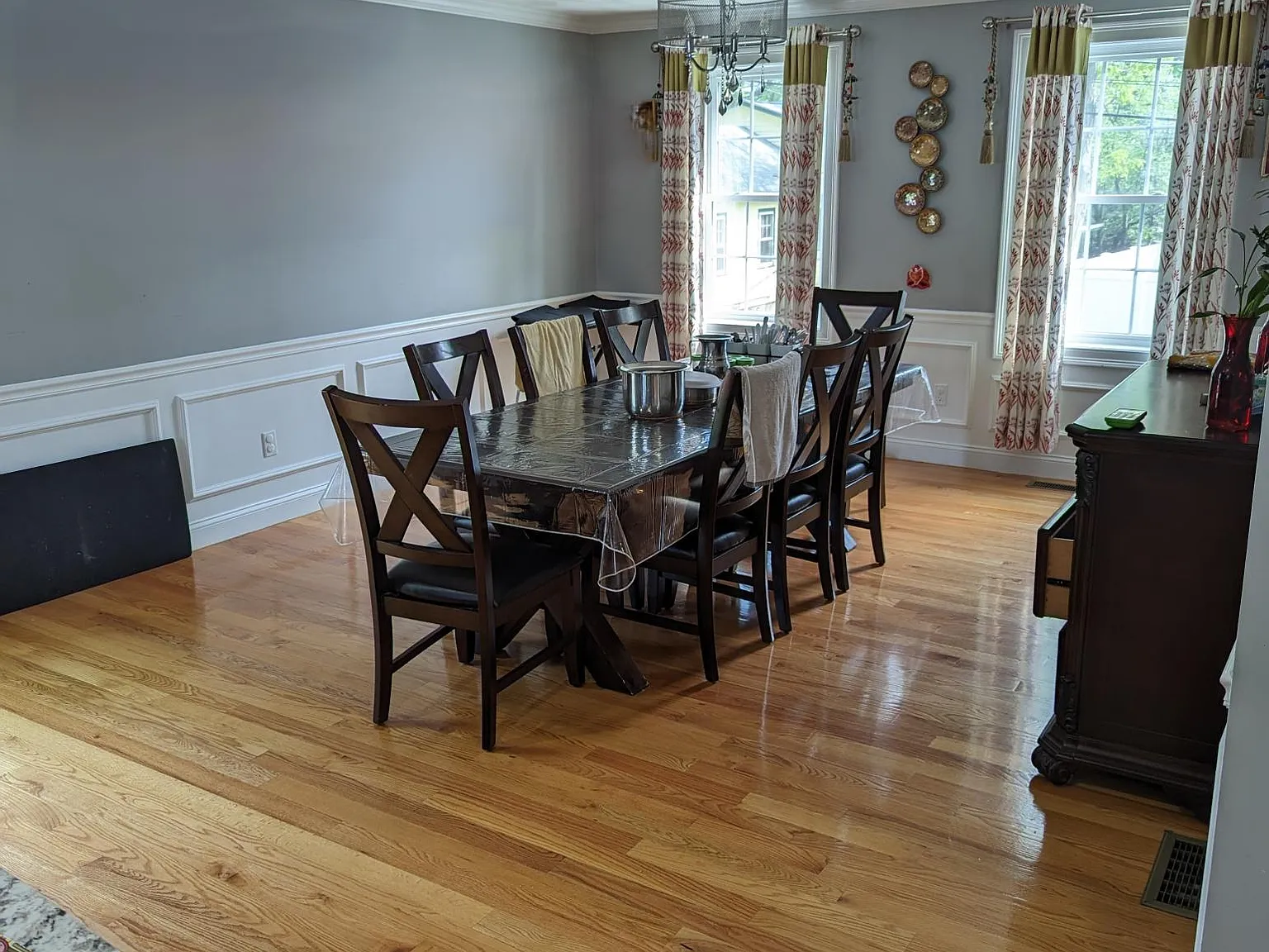 4 bed, 2.5 bath, 2640 sqft, $5,000 — Photo 2