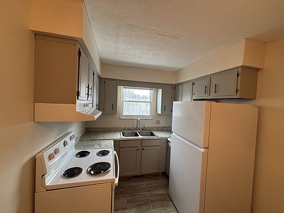 2nd image of 3845 Timberview St NW