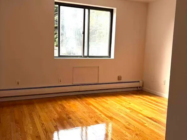 48-35 Poyer Street image 1 of 4