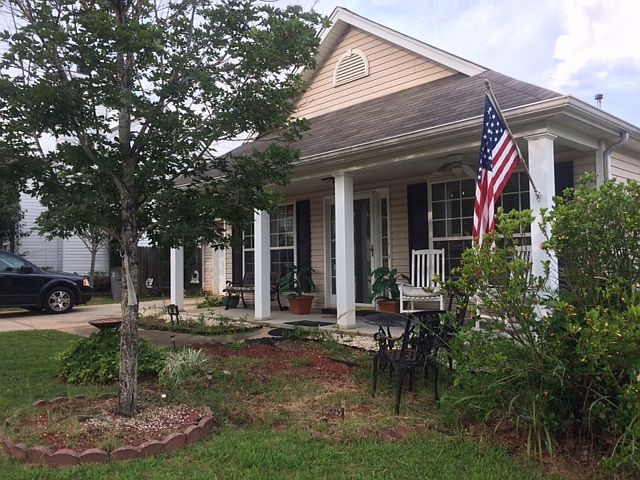 1st image of 300 Glenlea Ln