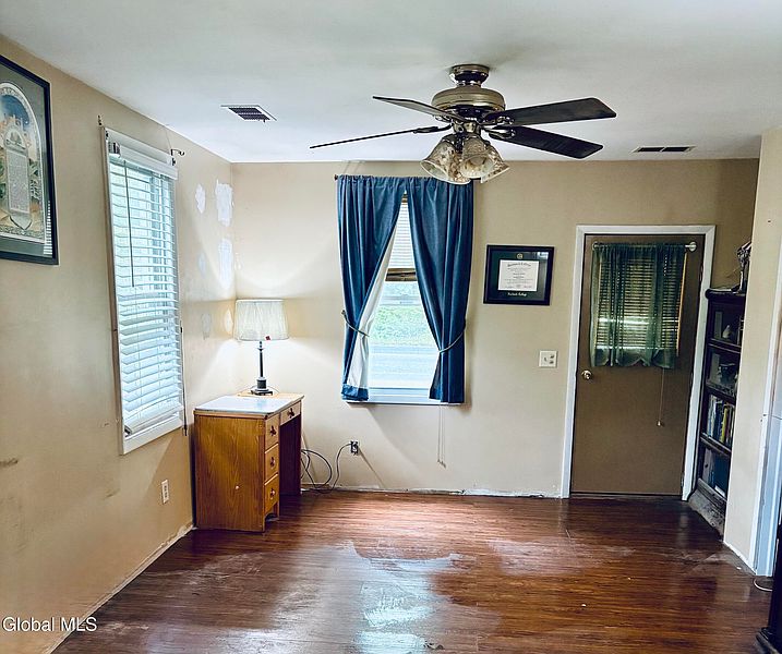 2nd image of 408 W Mountain Road