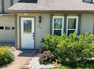 1613 Green Valley Cir, Manhattan, KS 66502