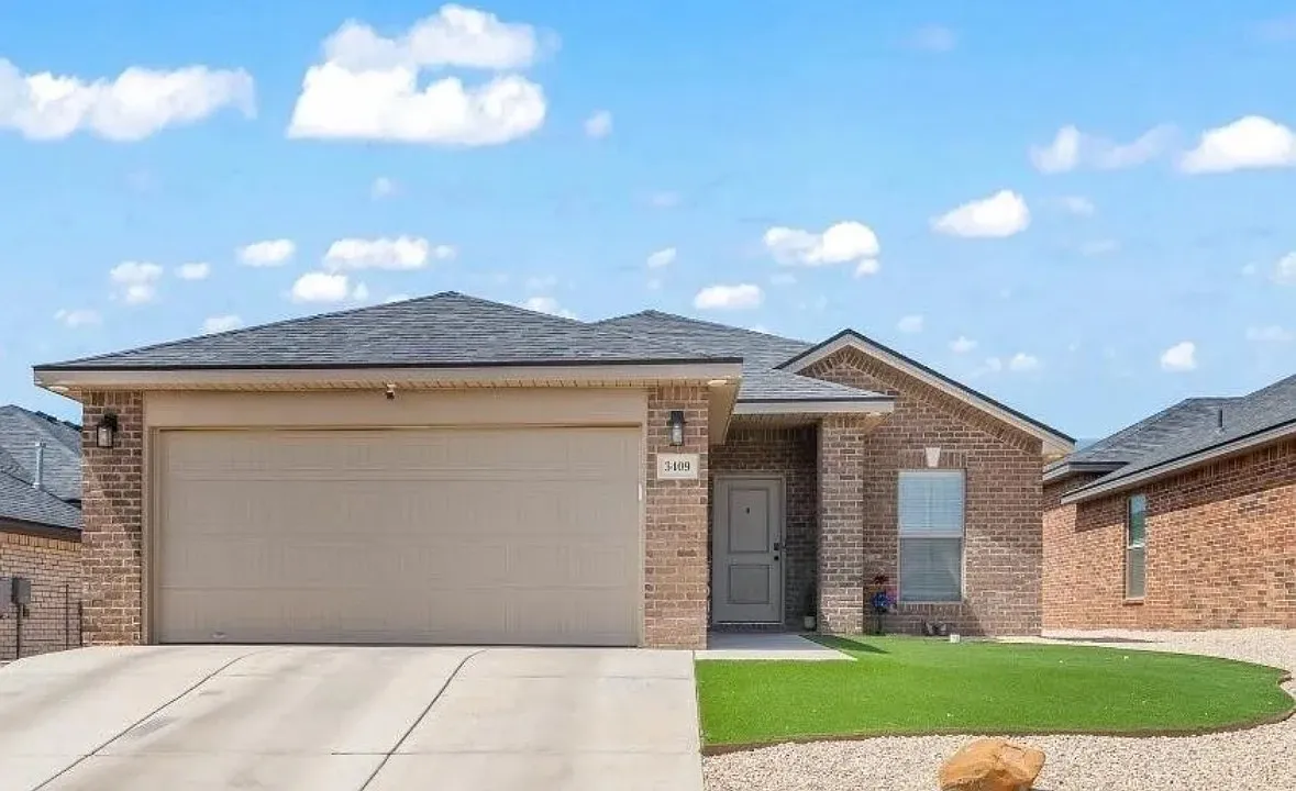 3 bed, 1552 sqft, $1,850 — Photo 1