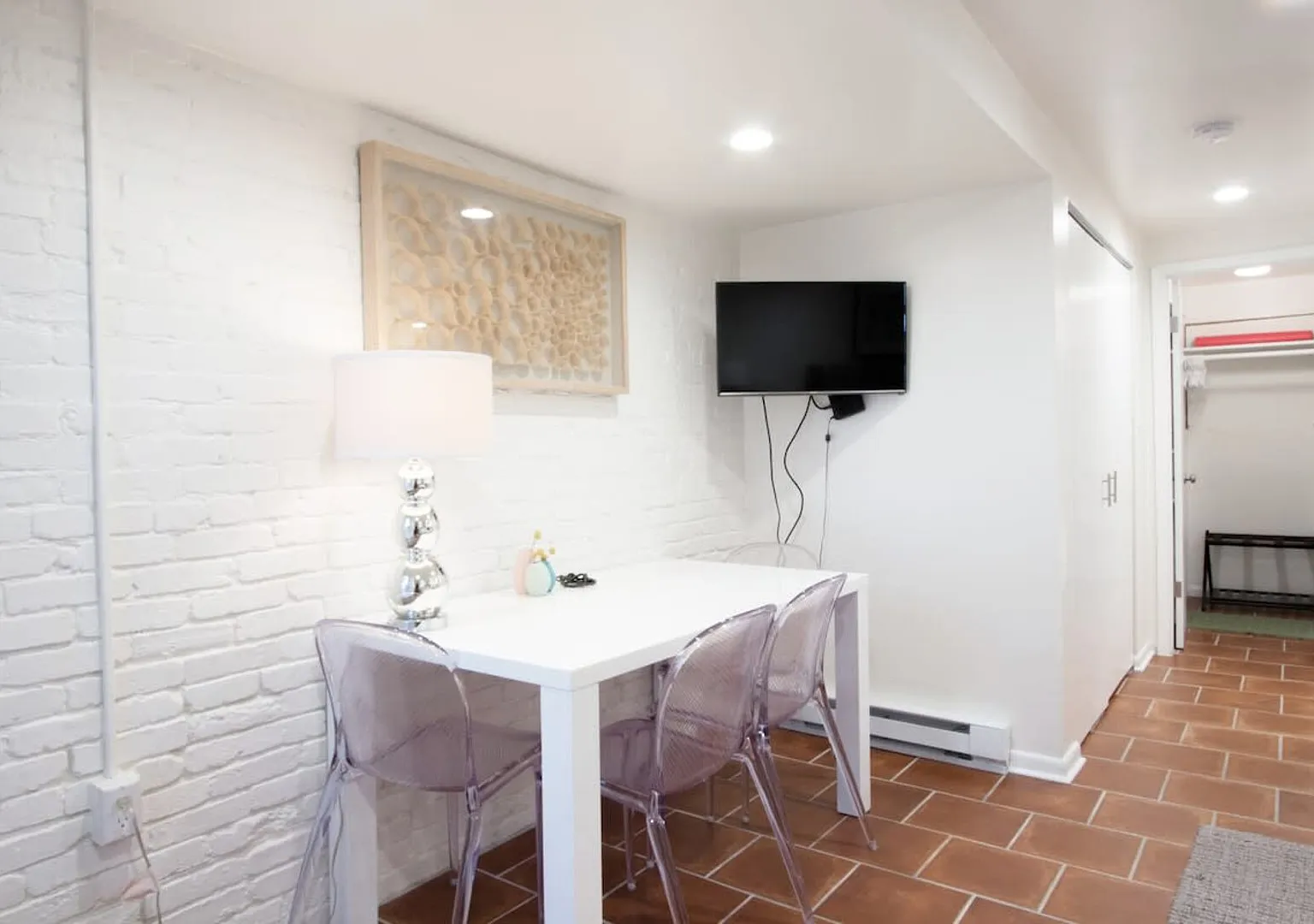 Studio Apt Near Metro, High Speed WiFi, Alexa — Photo 1