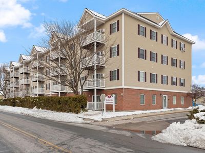 18 Harbor Avenue #101, Nashua, NH, 03060
