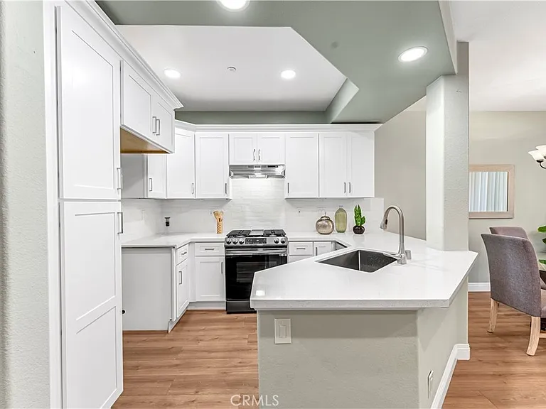 304 Birch Grv — Photo 11