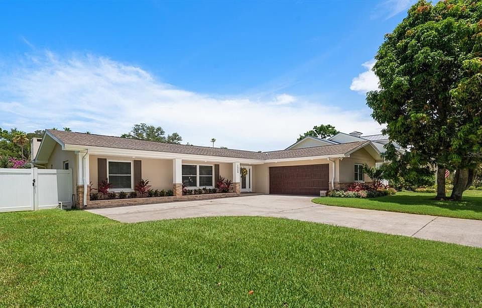 1st image of 1320 Golf View Dr