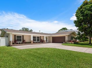 1320 Golf View Dr, Belleair, FL 33756