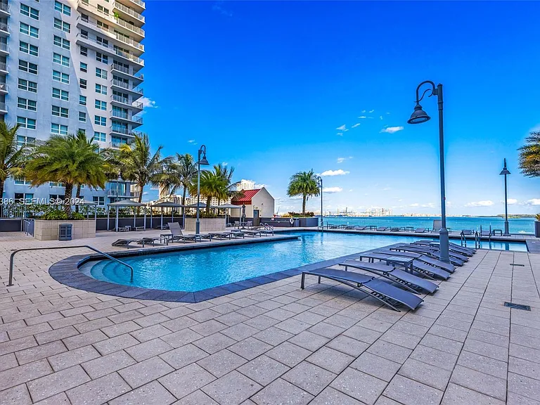 1155 Brickell Bay Dr #2207 — Photo 33