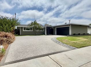 2554 Carnegie Ave, Costa Mesa, CA 92626