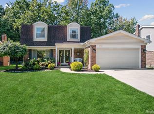 8981 Mayflower Dr, Plymouth, MI 48170
