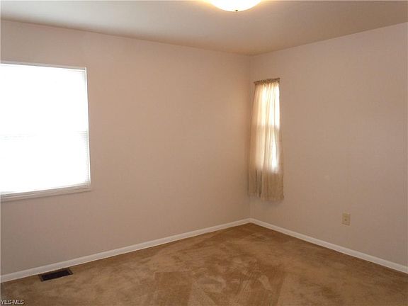 5th image of 304 E 235th St #175